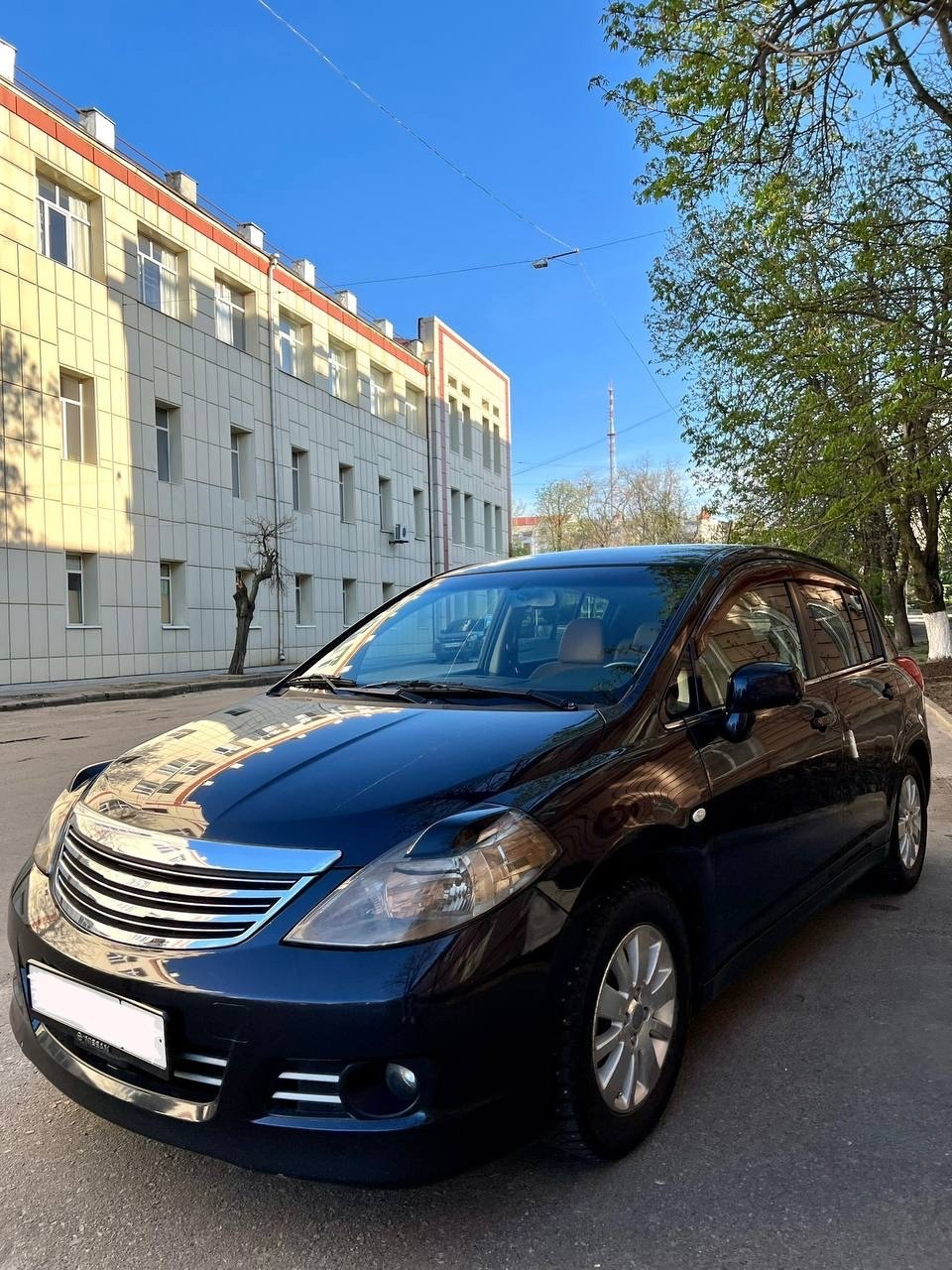 Nissan Tiida AXIS - в ДНР ЛНР