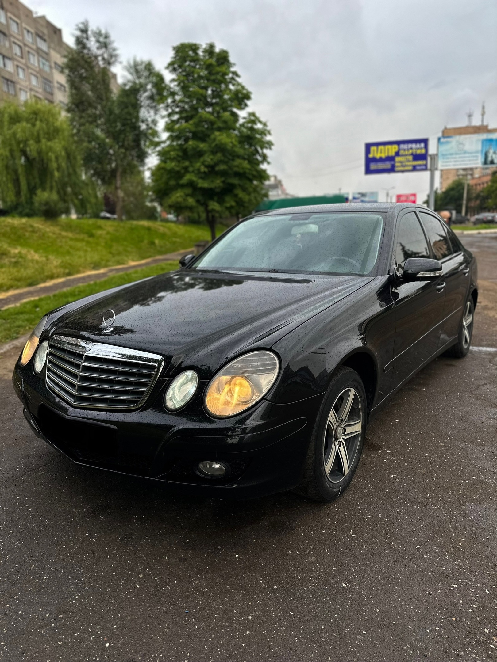 Mercedes-E Class - в ДНР ЛНР