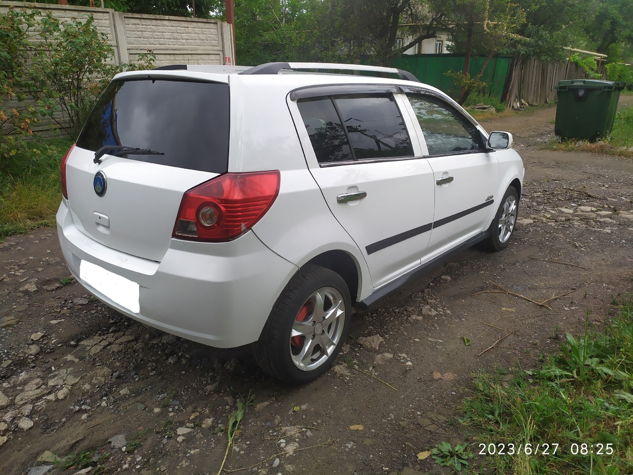 Фото Geely MK хэтчбек (Джили МК Кросс)