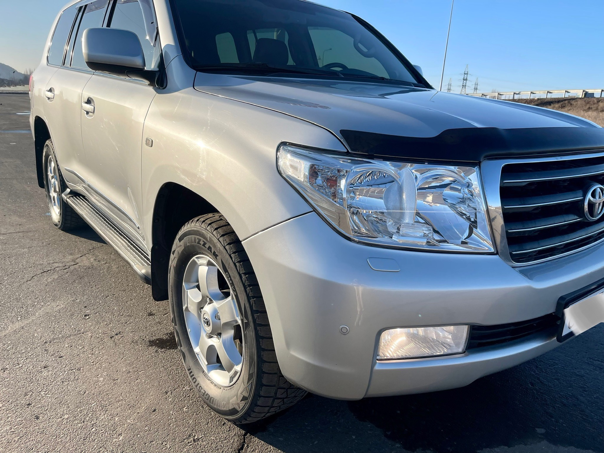 Продам Toyota Land Cruiser 200 - в ДНР ЛНР